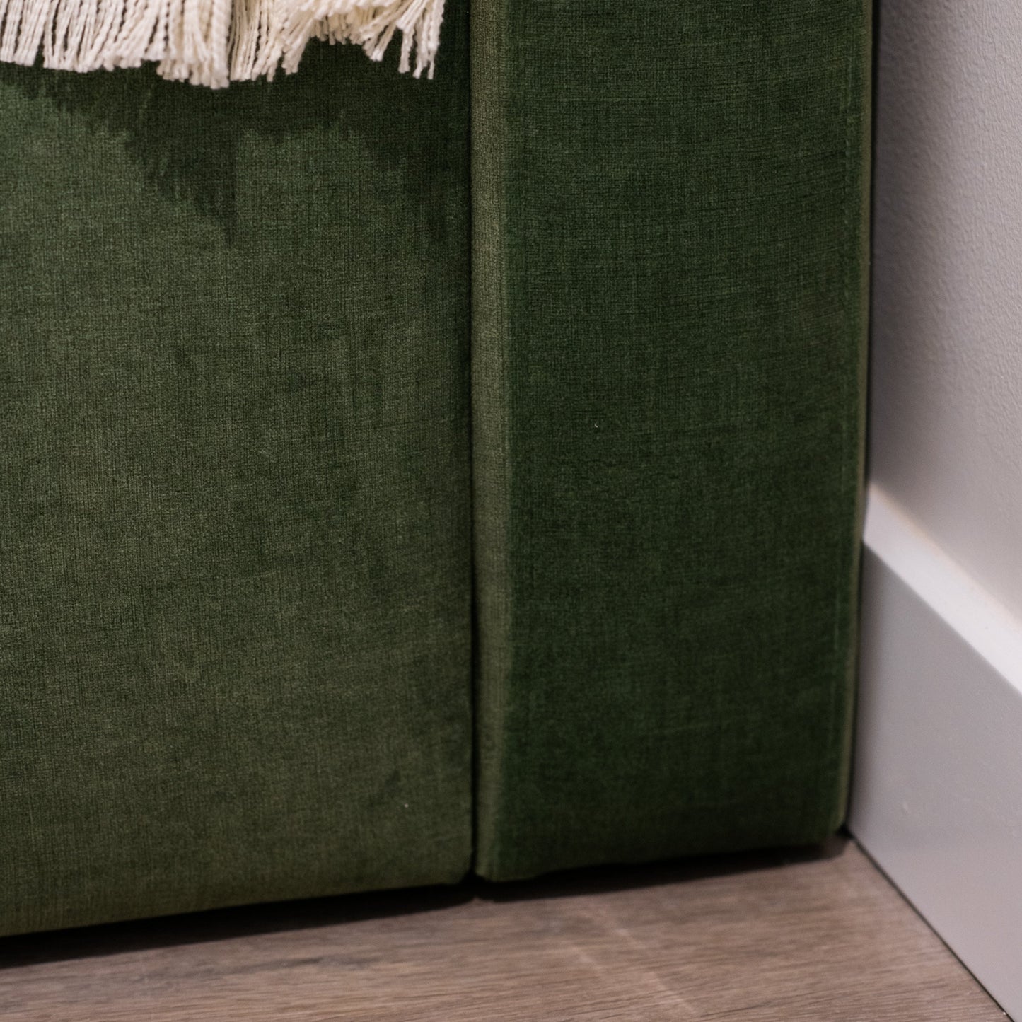 EVERGREEN FREESTANDING BED