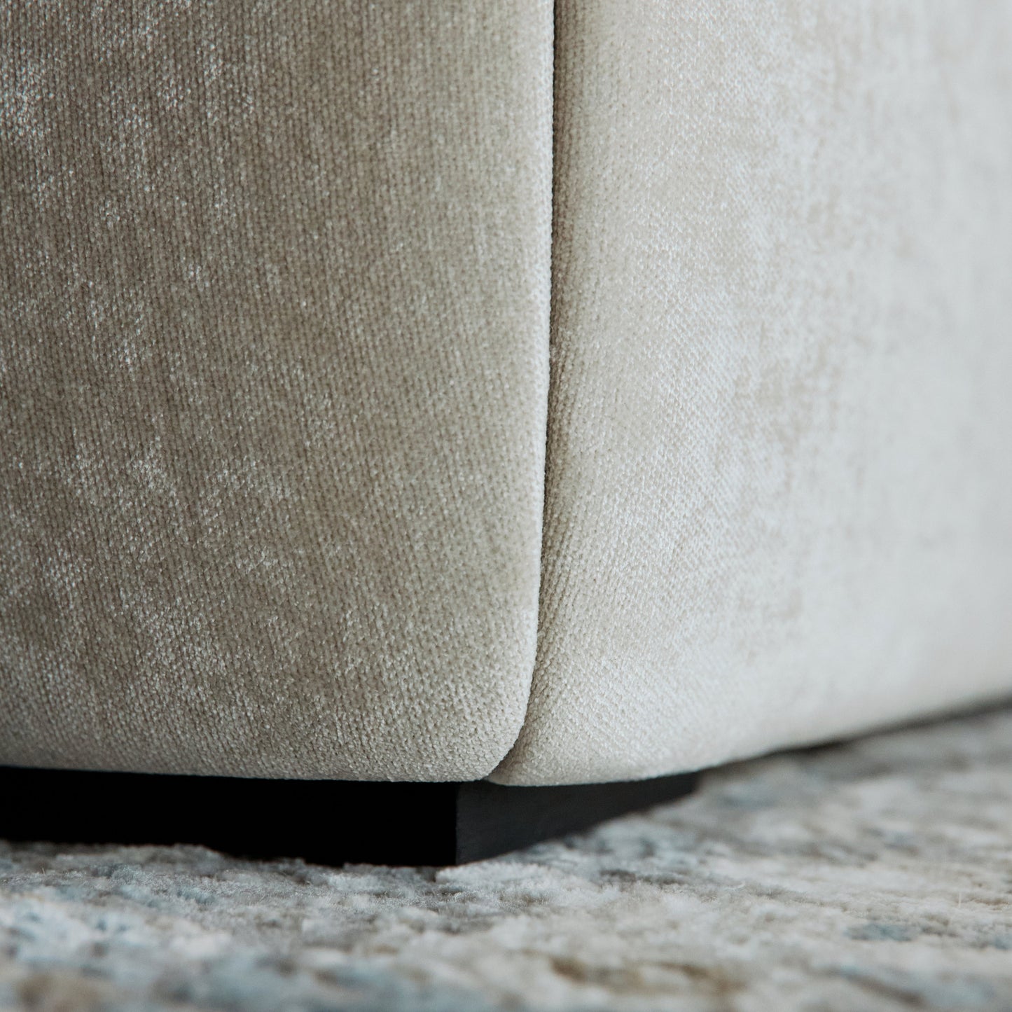 ORRIS BED WITH BUILT-IN LIGHTS AND SOCKETS