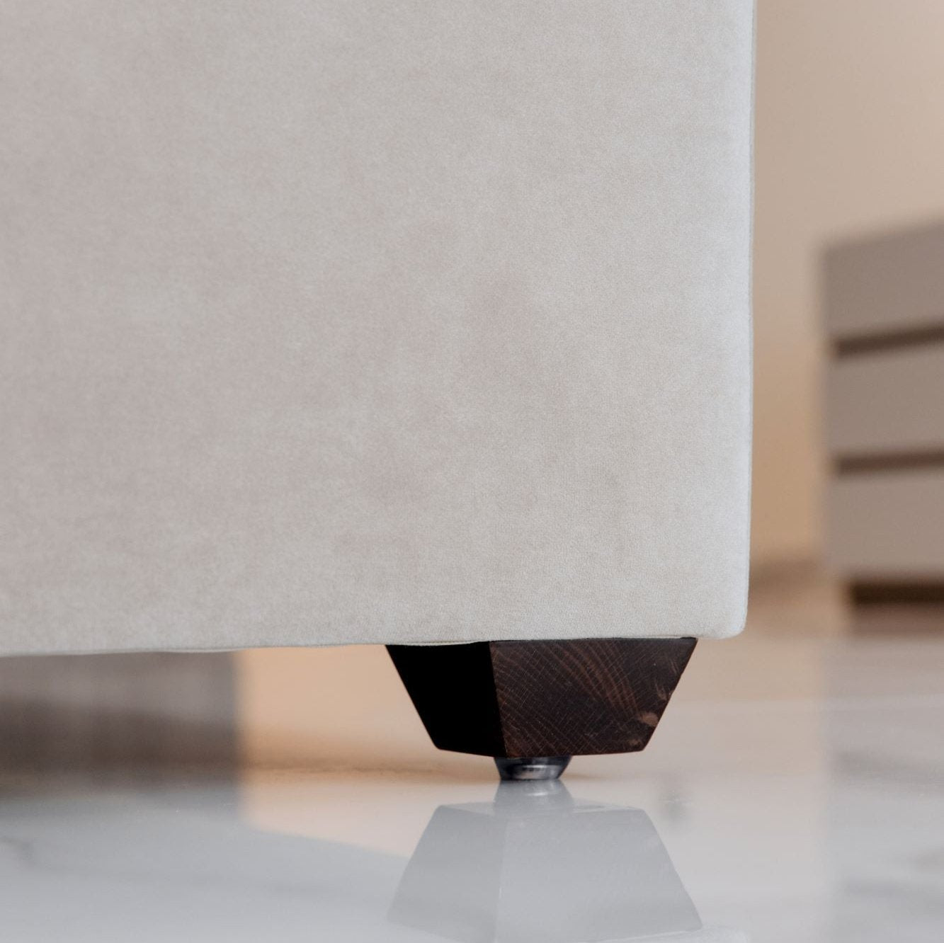 SILHOUETTE SOFA WITH DOUBLE BACK