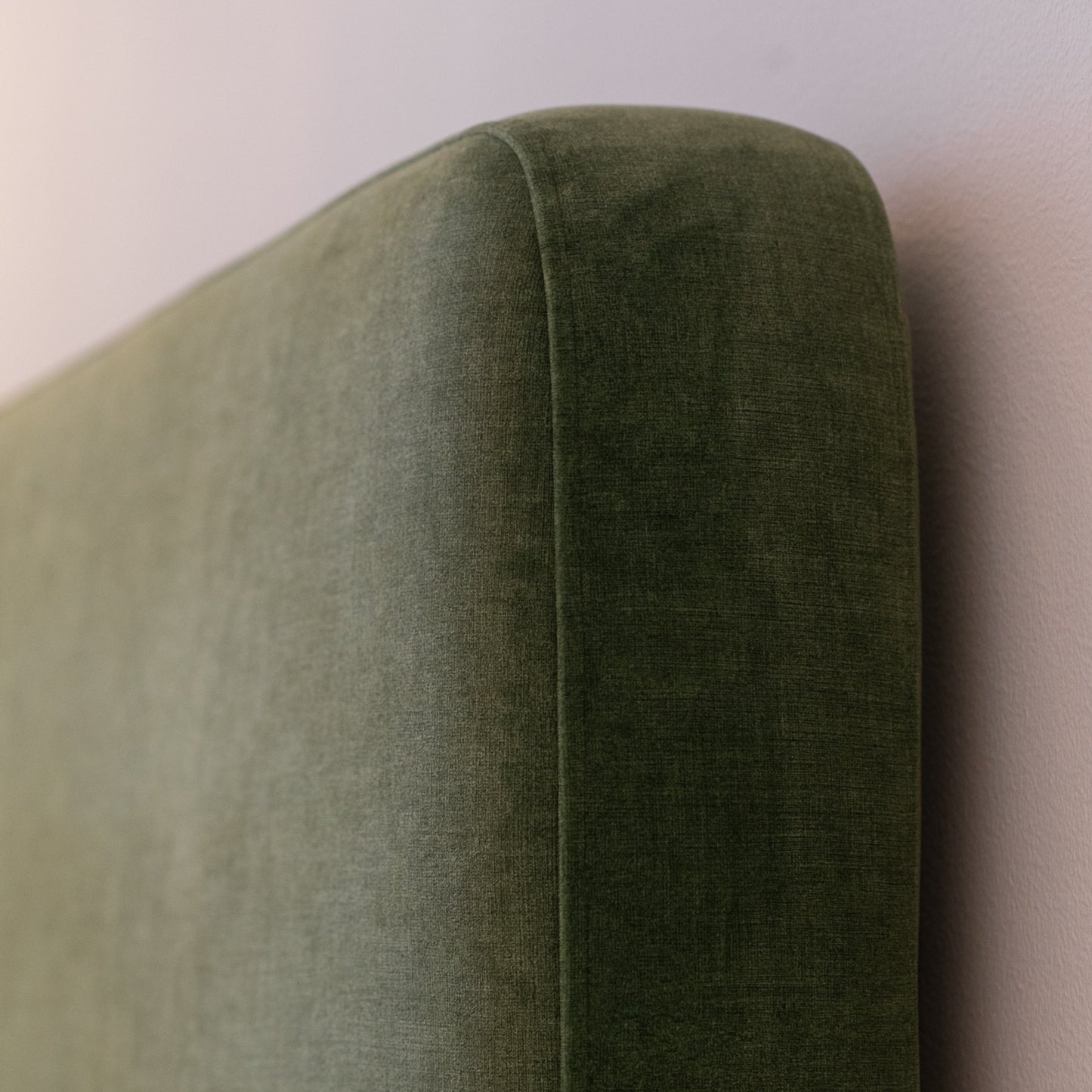 EVERGREEN FREESTANDING BED