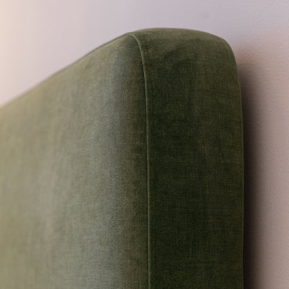 EVERGREEN FREESTANDING BED