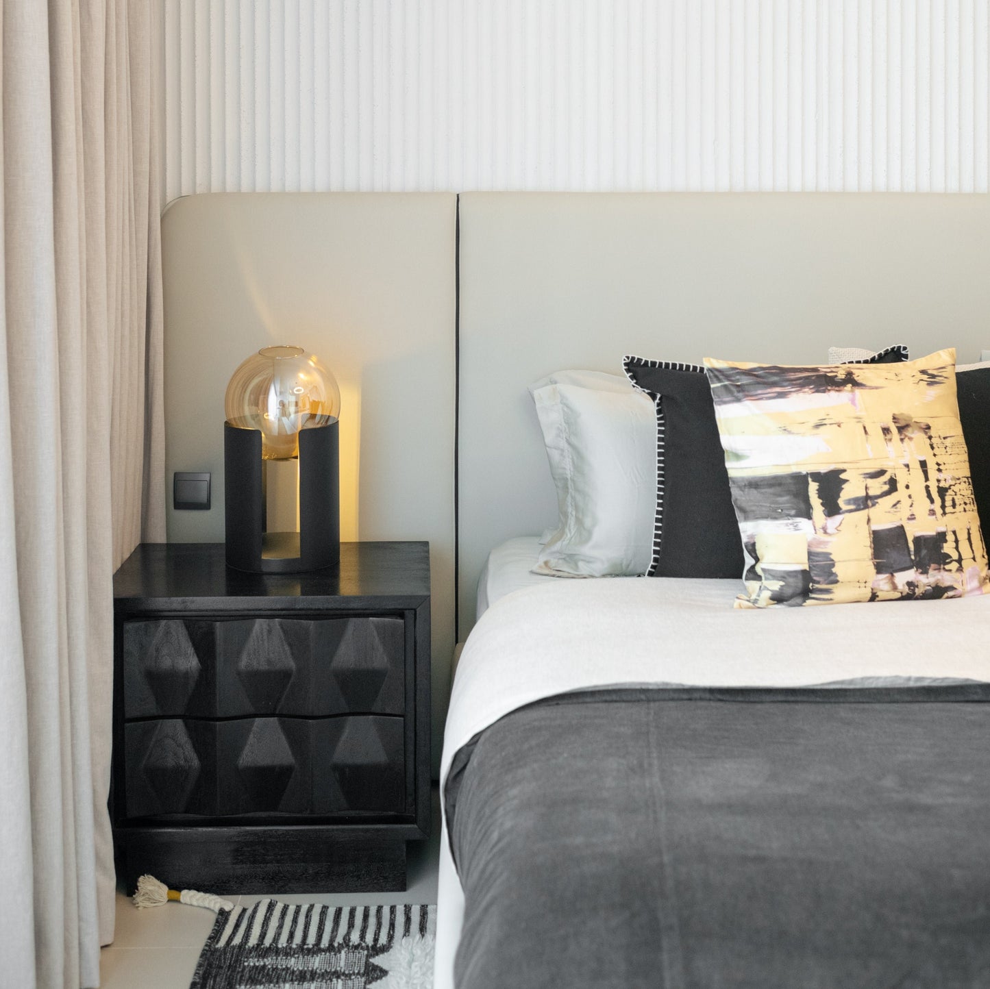 ZENLIFT BED WITH HYDRAULIC MECHANISM