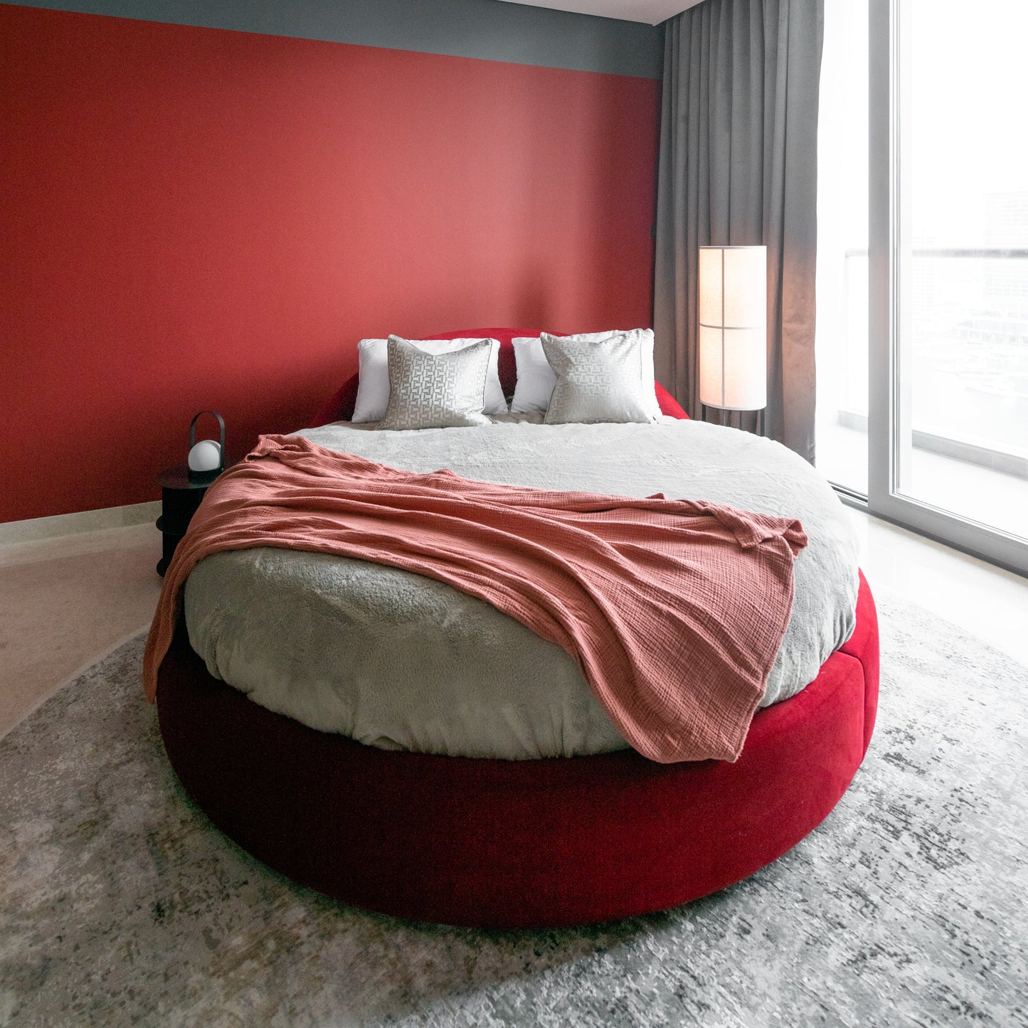 UMBER HALO ROUND BED