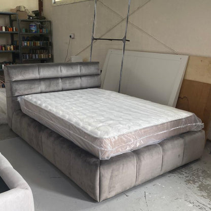 ZARIEN FREESTANDING BED