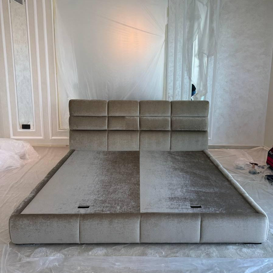 ZARIEN FREESTANDING BED